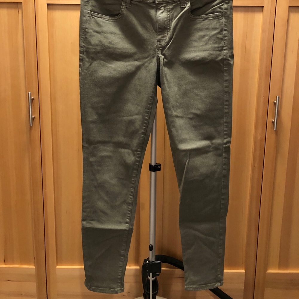 American Eagle green jegging